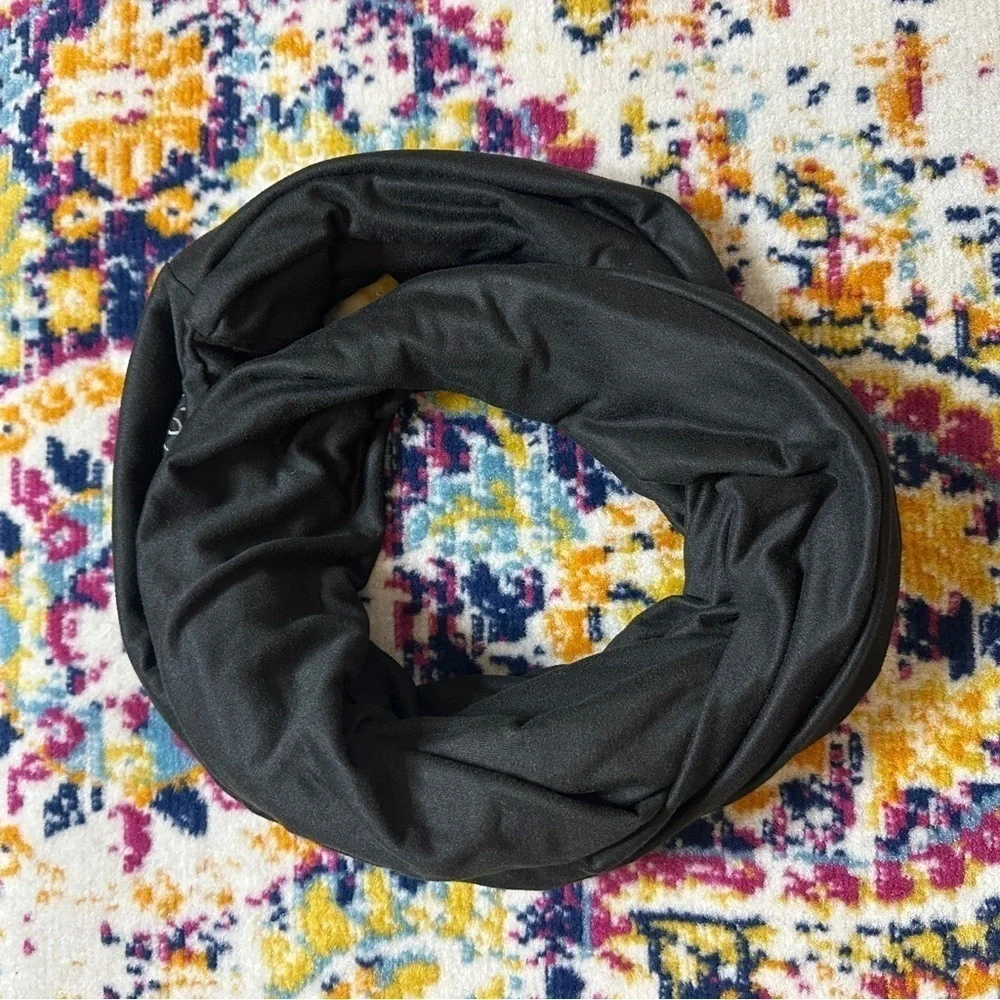 Beyond Yoga Wide Infinity Scarf with Zippered Pocket Gray